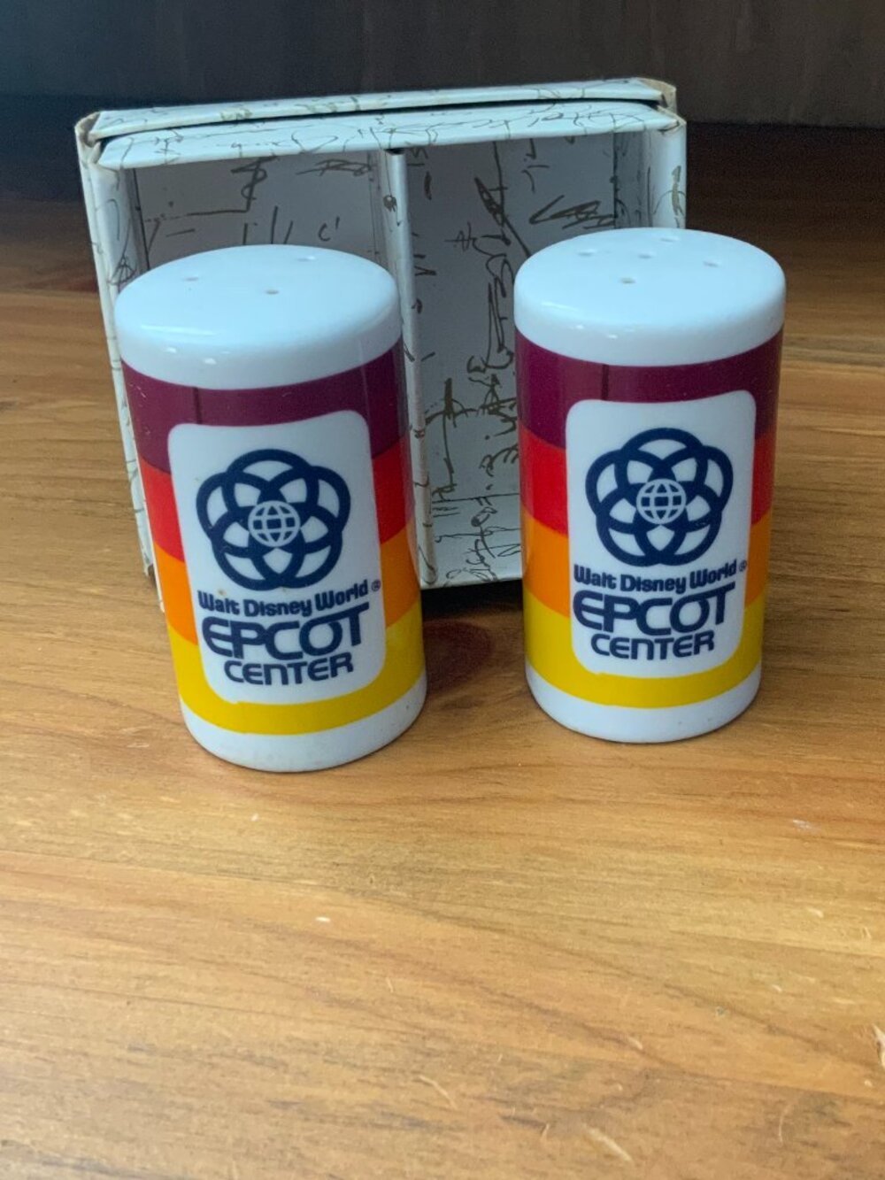 VINTAGE WALT DISNEY WORLD EPCOT CENTER SALT & PEPPER SHAKERS BNIB 1980's